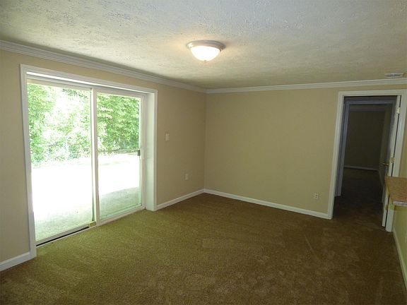 4th image of 1220 Torrey Dr