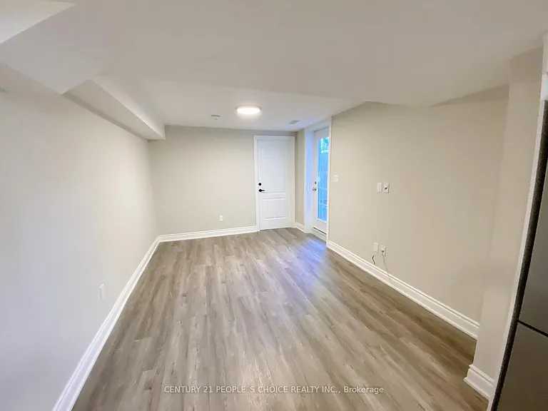 922 Silverthorn Mill Ave — Photo 9