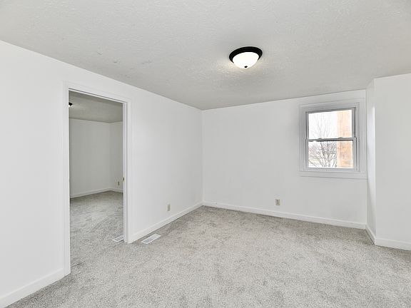 5th image of 463 N Lasalle St Unit 4