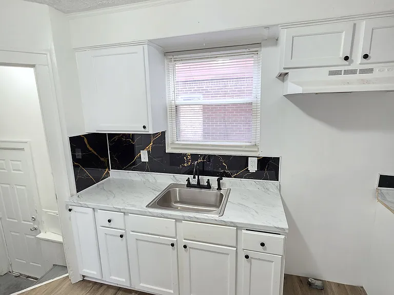 15763 Robson St — Photo 17