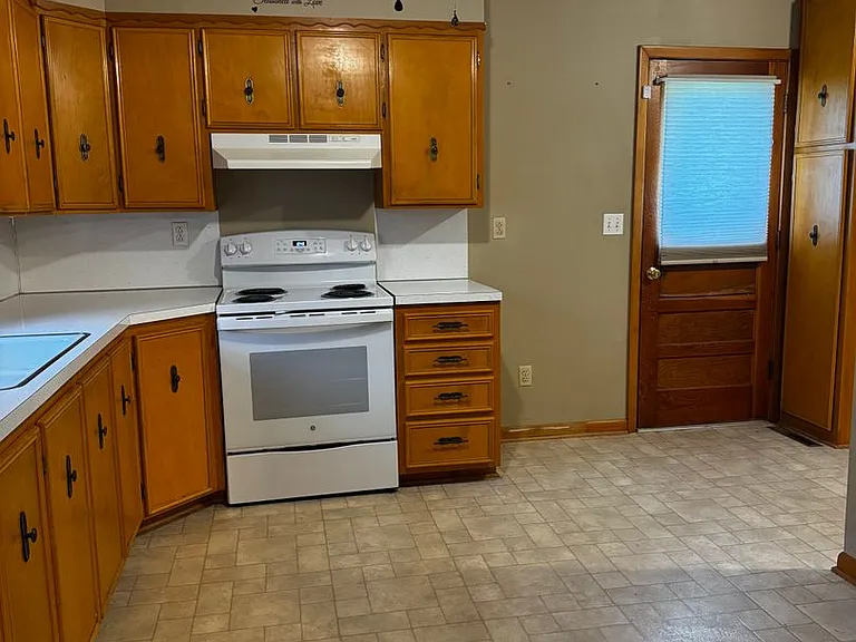 119 S Byers Ave — Photo 1