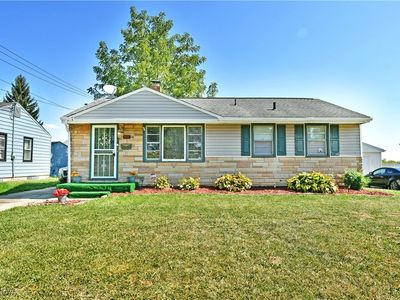 834 Compton Ln, Youngstown, OH, 44502