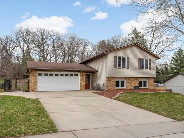 8175 137th St W, Apple Valley, MN 55124