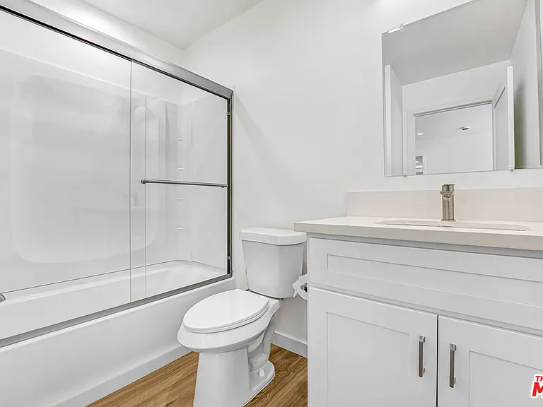 2615 Carmona Ave — Photo 8
