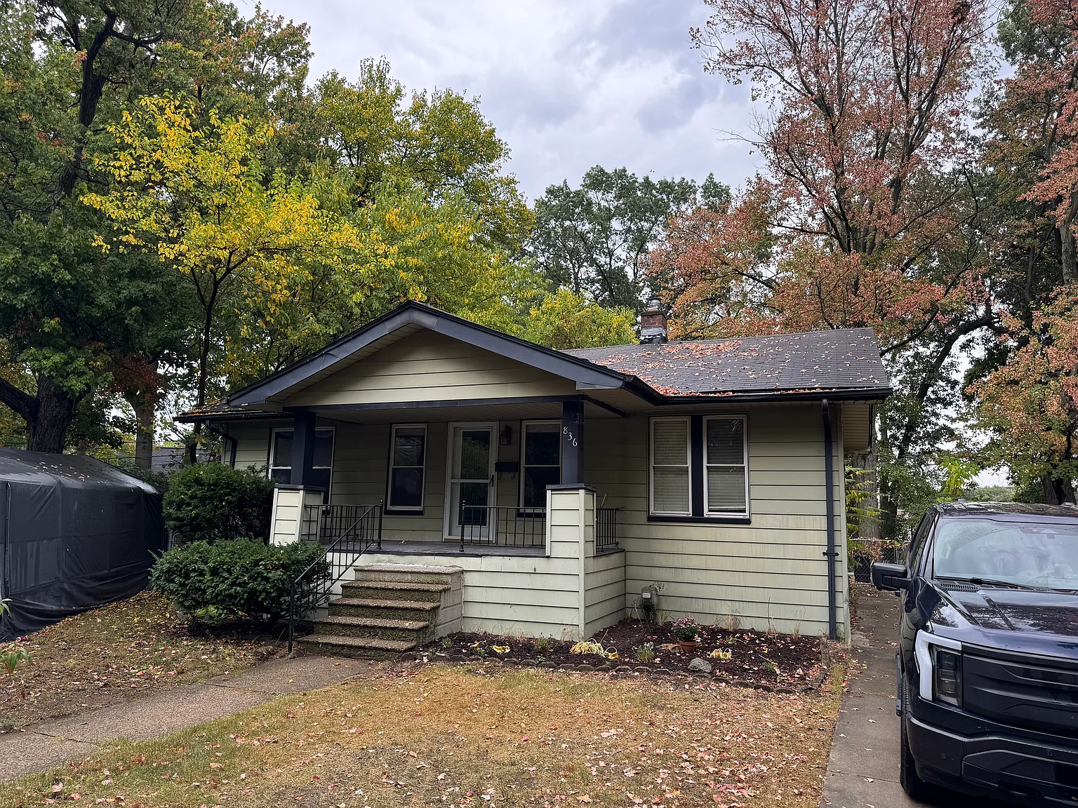 3 bed, 1000 sqft, $2,200 — Photo 3