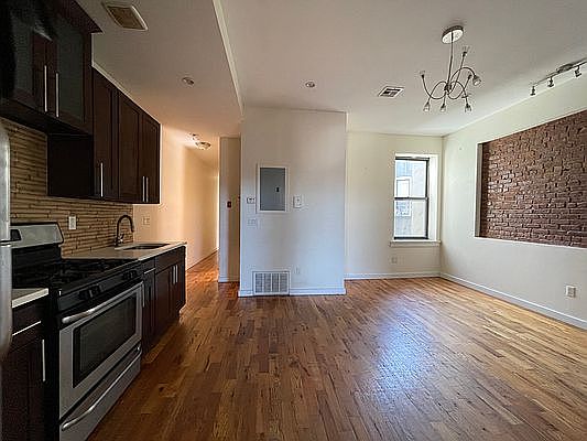 1st image of 593 Franklin Ave #9F