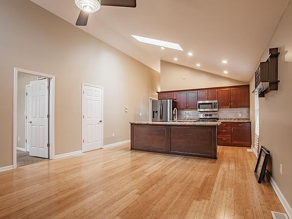 4th image of 4899 Brosend Ln