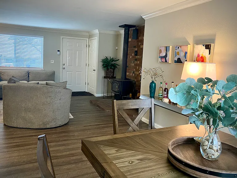 Dining area off living room