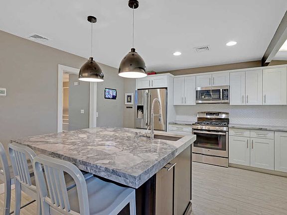 5th image of 1191 Idalia Ave