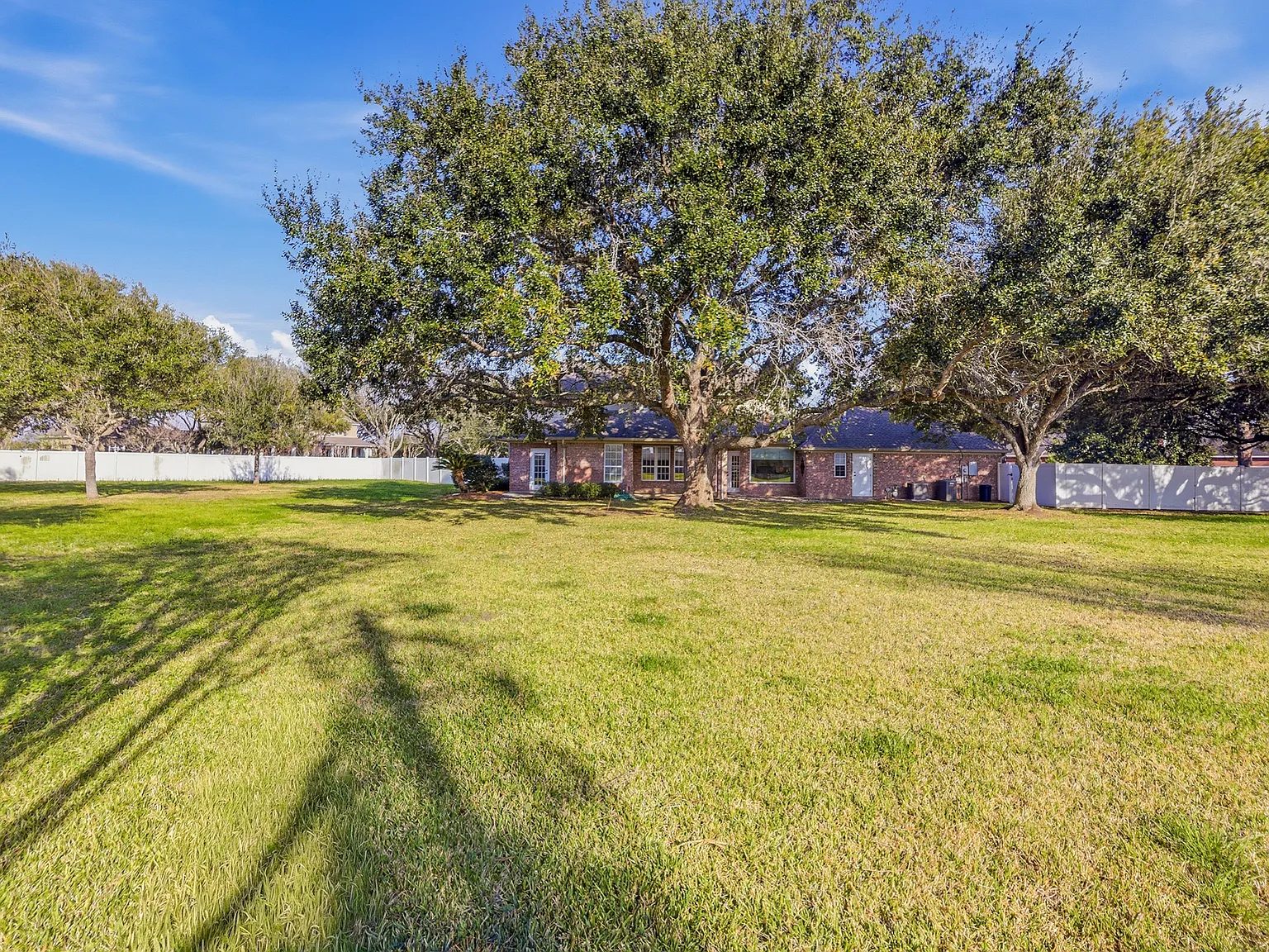 101 Creekridge Drive - 1 — Photo 2