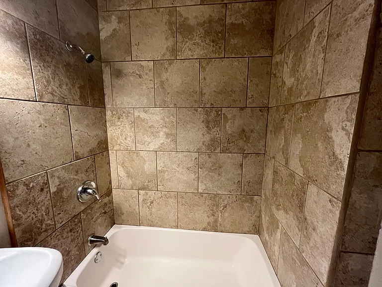 217 Stratford Ave — Photo 26