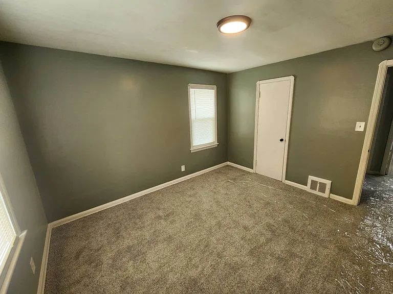 2506 Torrington Ave — Photo 7