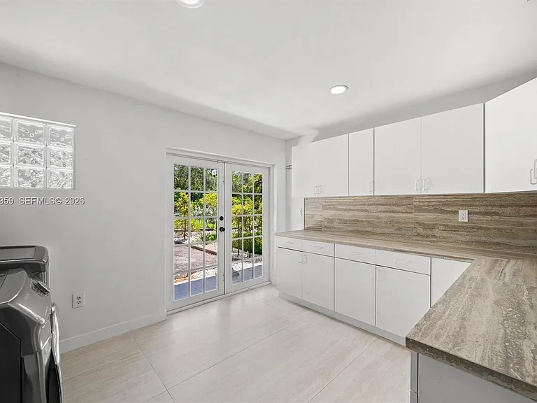 11770 Griffing Blvd — Photo 36