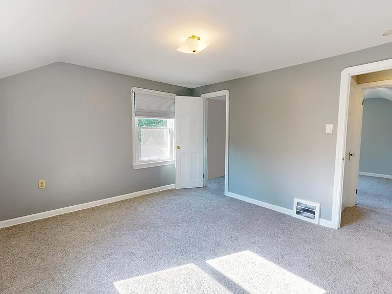 224 Runn St — Photo 13