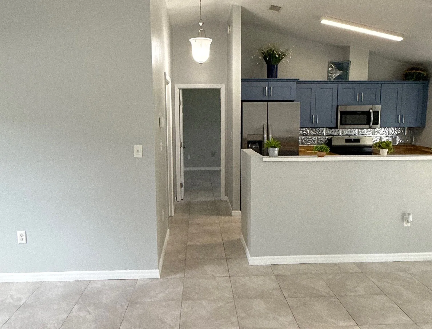 3 bed, 1682 sqft, $2,000 — Photo 3