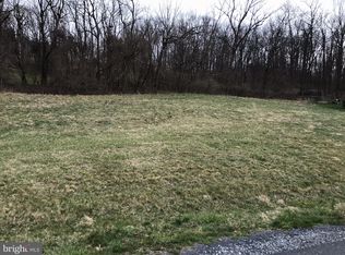 1876 Carrera Dr, Chambersburg, PA 17202