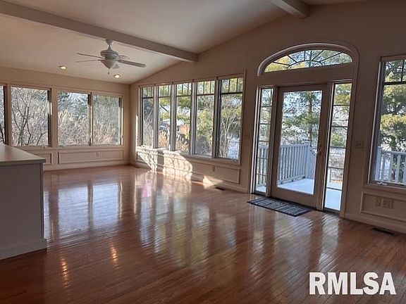 3rd image of 6 Ivywood Dr