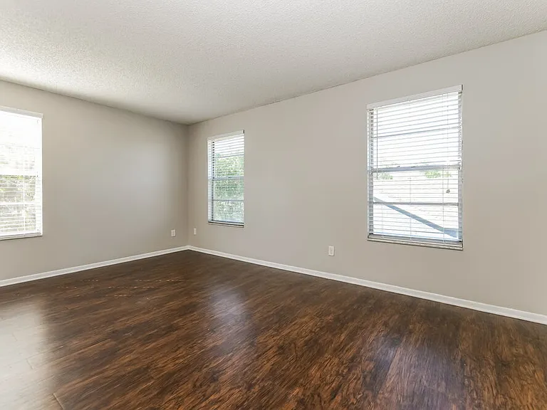 7663 Sapphire Ln — Photo 12