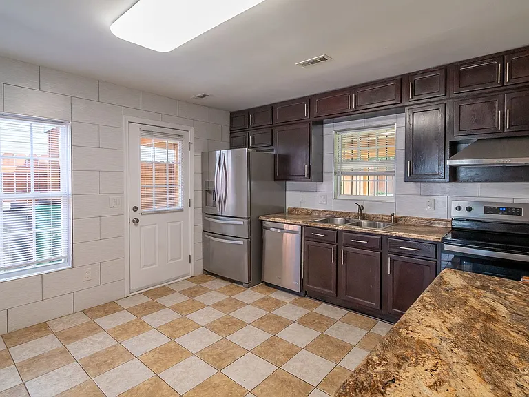 1053 Brianna Way — Photo 30