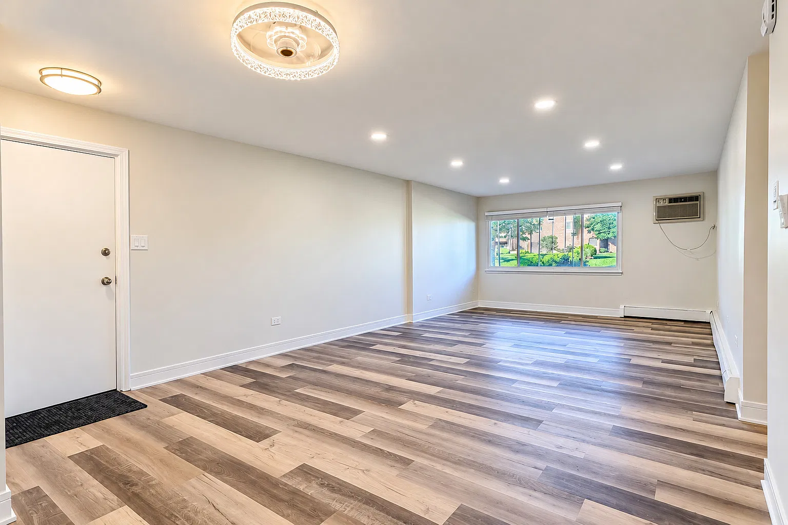 2 bed, $1,800 — Photo 4