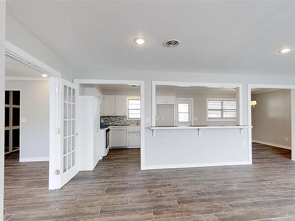 3rd image of 3650 Gatewood Dr