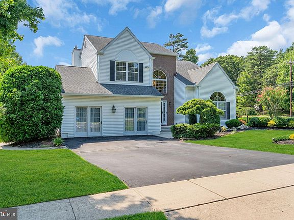 4th image of 494 Meadowood Rd