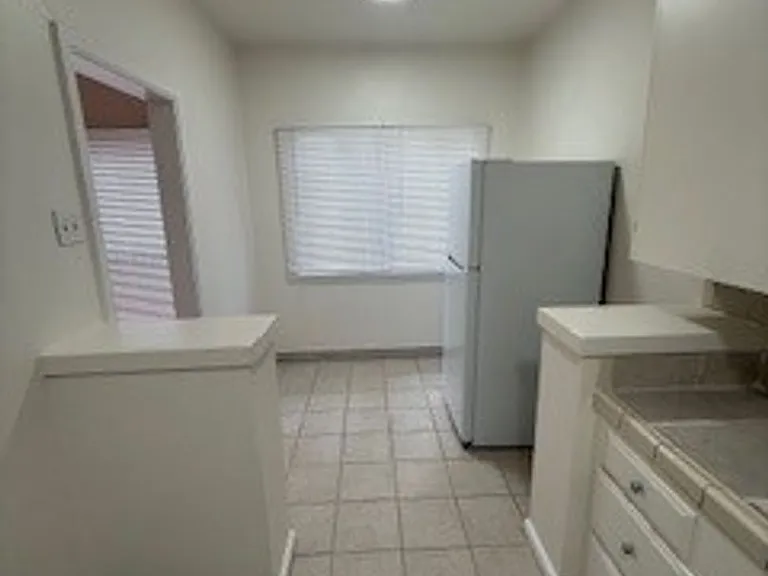 2175 Chestnut Ave — Photo 3