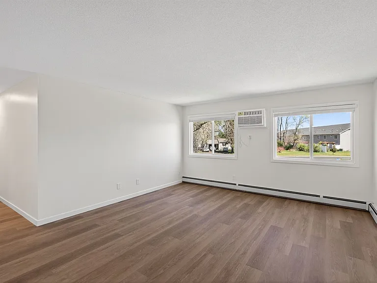 109th Place Apartments — Photo 39