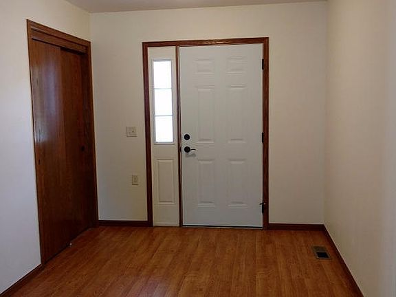 4th image of 109 Green Ash Ln