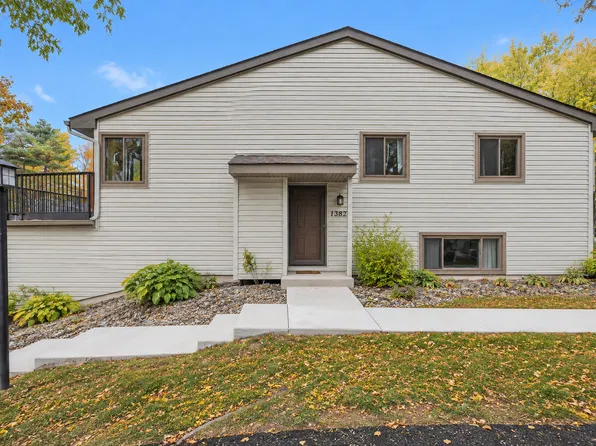 1382 Arden View Dr, Arden Hills, MN 55112