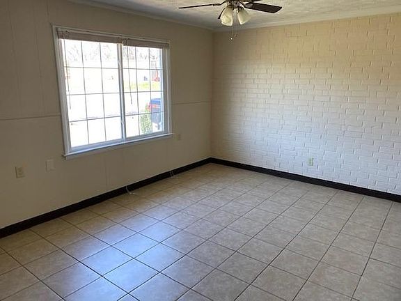 Living Room with ceiling fan
