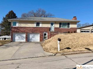 204 Mildred Ct, Bellevue, NE 68005