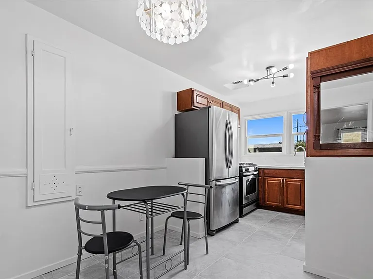 1725 S Robertson Blvd #7 — Photo 4