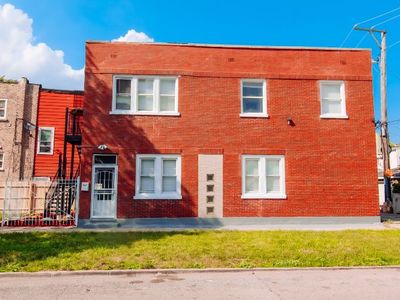 3558 W Huron St, Chicago, IL, 60624