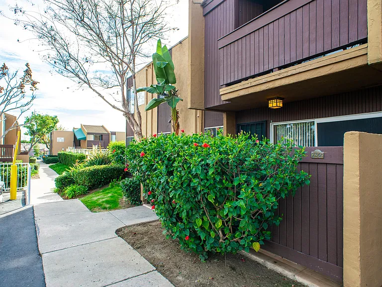 3454 Castle Glen Dr #136 — Photo 32