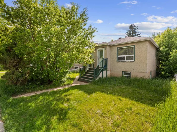 7516 106th St NW, Edmonton, AB T6E 4W2