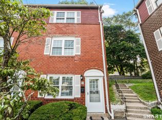 59 Savin Park #59, West Haven, CT 06516
