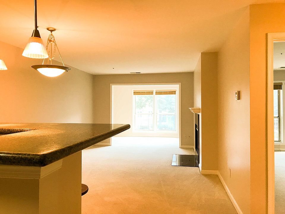 1st image of 3176 Summit Square Dr APT B4
