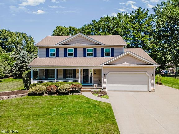 2nd image of 930 Essex Ln