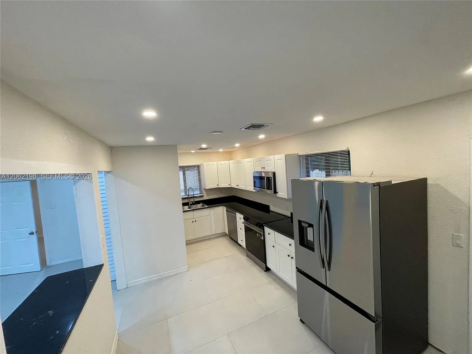 4 bed, 2.0 bath, 1412 sqft, $3,600 — Photo 2