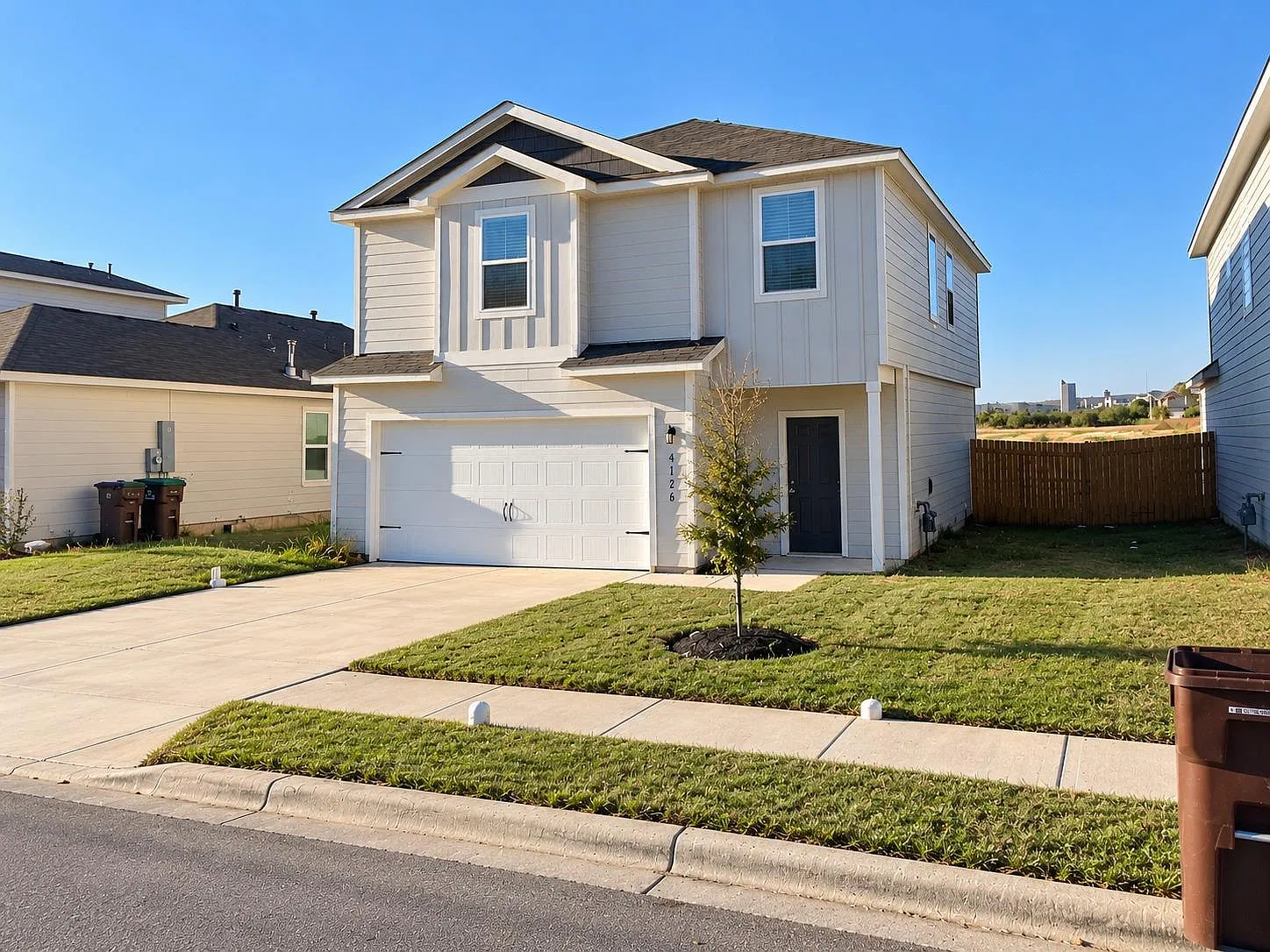 4 bed, 2.5 bath, 2356 sqft, $1,999 — Photo 1
