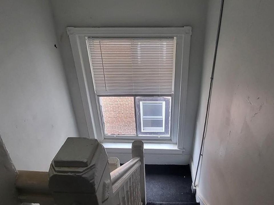 3rd Floor Stairway Landing
