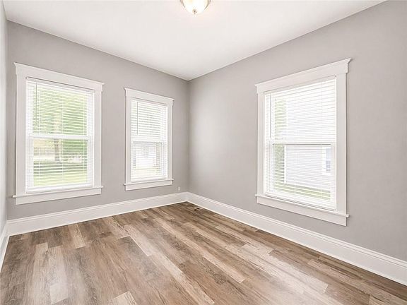 4th image of 4546 S Benton Ave