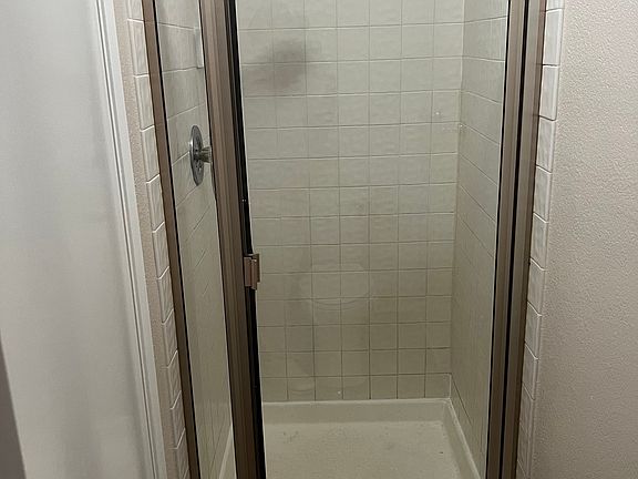 3rd image of 33490 Bardolph Cir