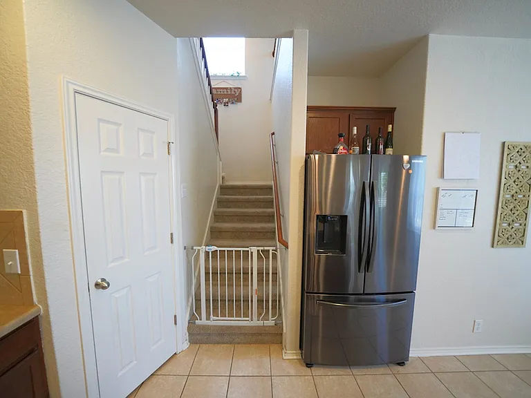 740 Fountain Gate — Photo 24