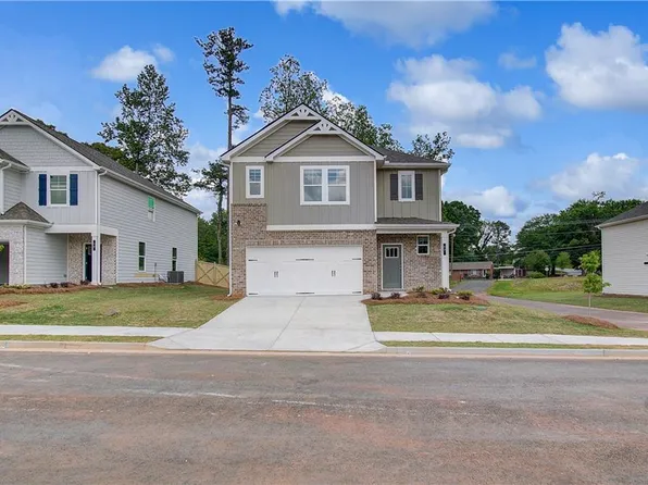 16 Camellia Dr, Fairburn, GA 30213