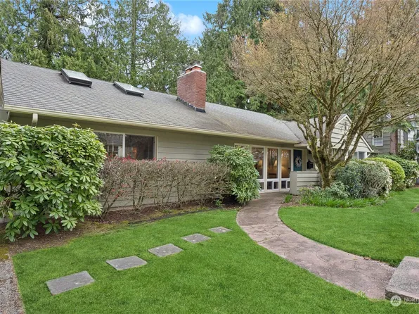 8632 43rd Avenue NE, Seattle, WA 98115