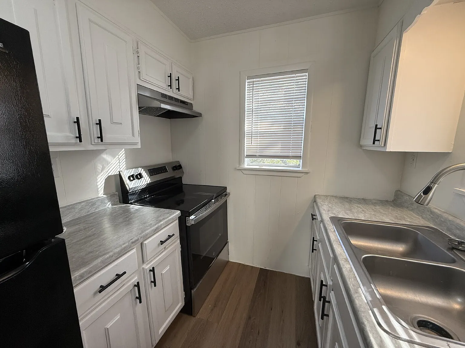 1 bed, 1.0 bath, $615 — Photo 2