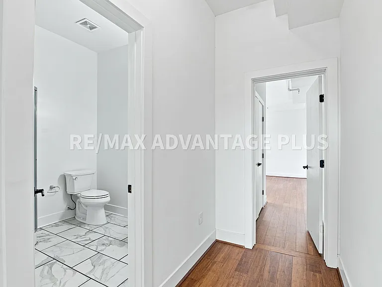 142 N Main St — Photo 39