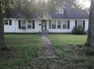 22 E Ridge Rd, Laurel, MS 39440
